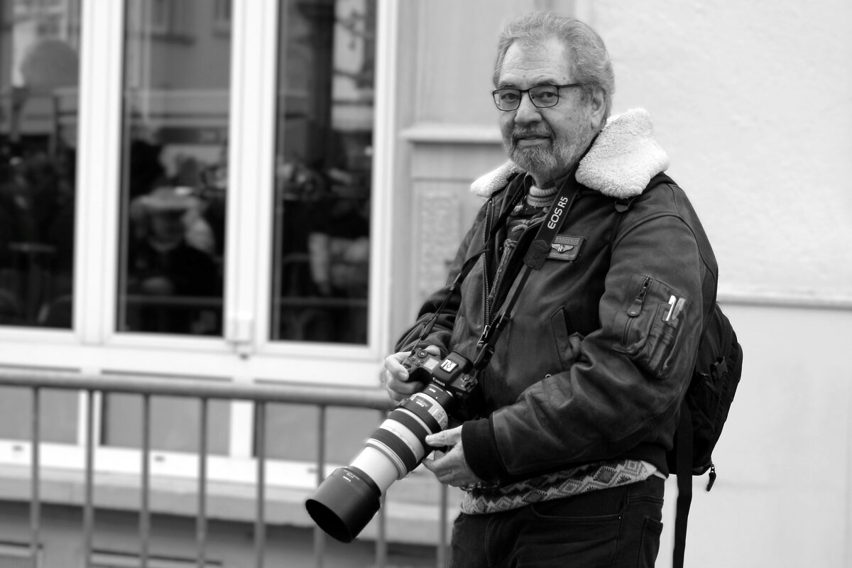 Наши люди - Юрий. Шмаков