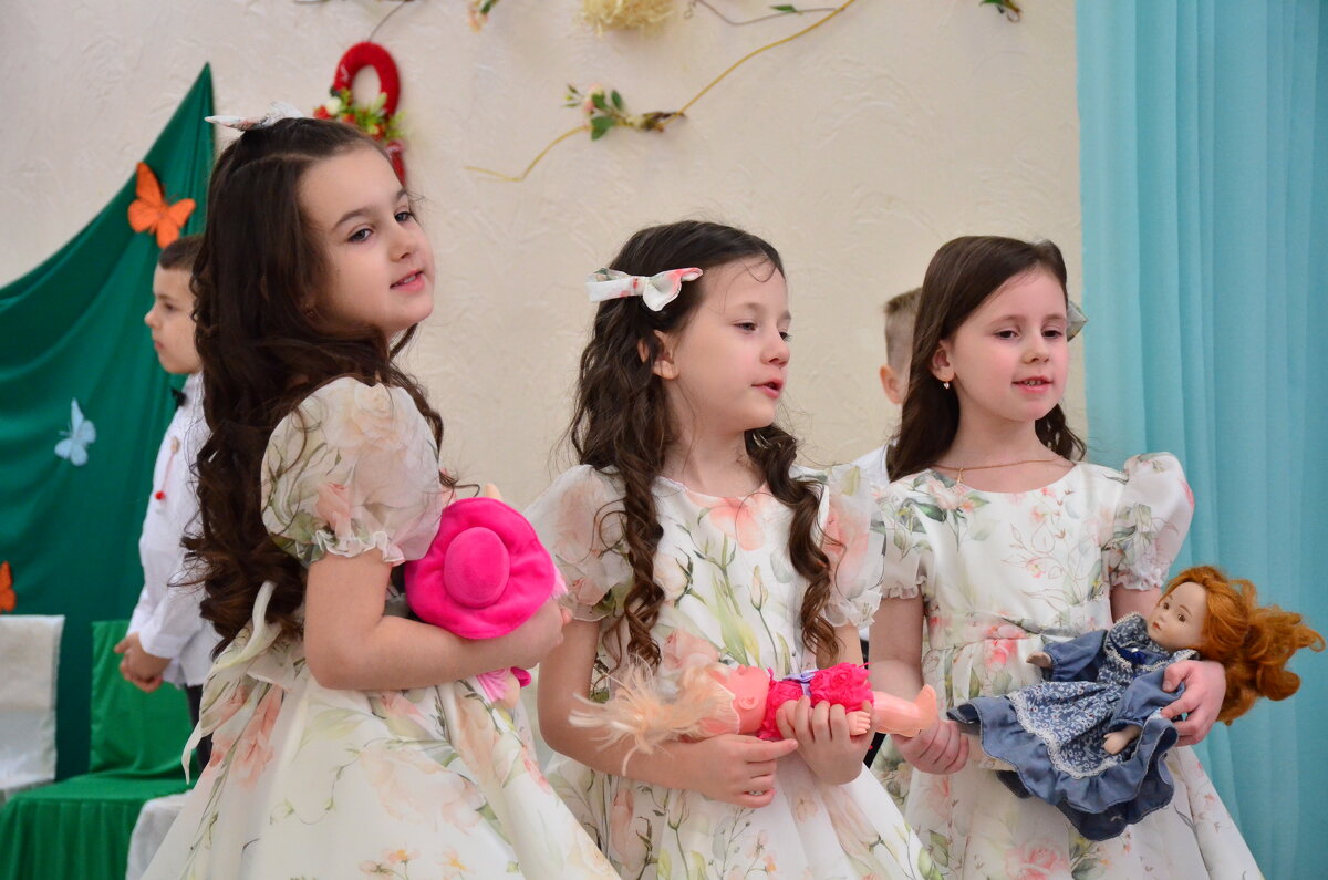 Свеженькие утренники 8 Марта  ,№3 - александр донченко