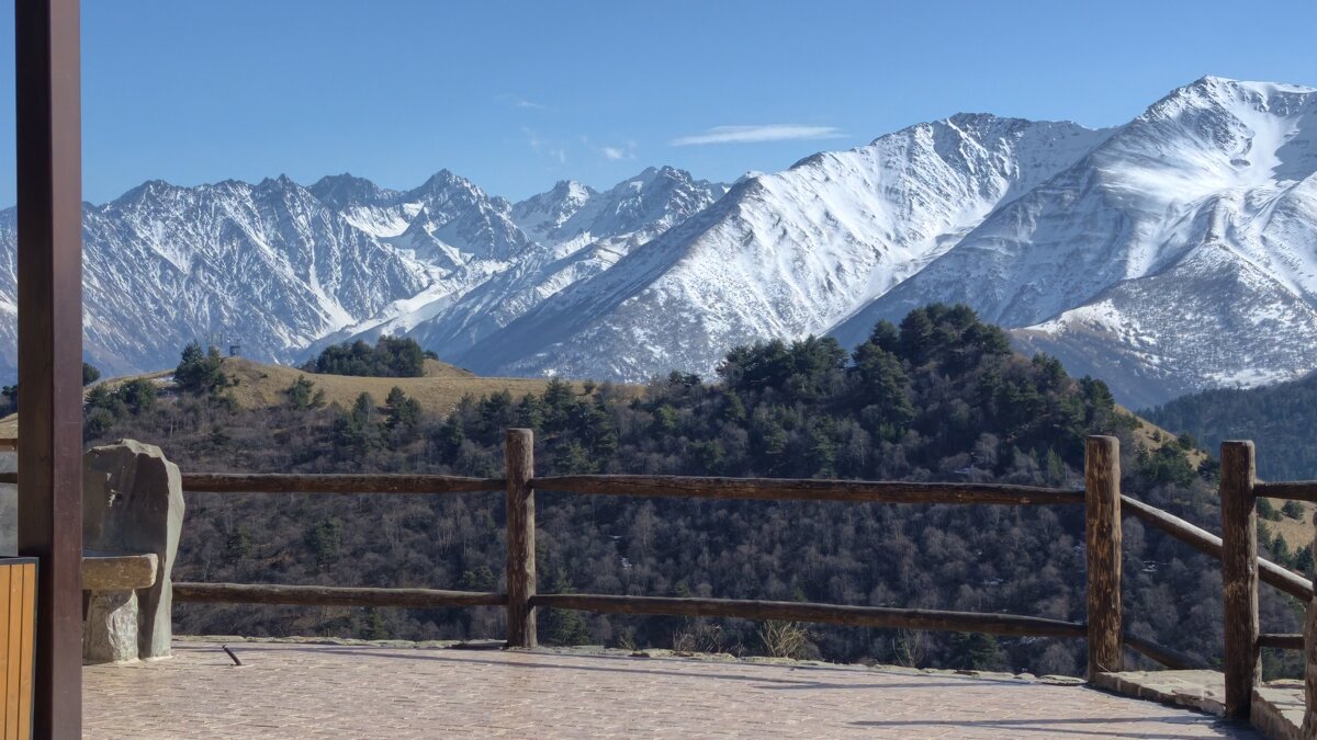 Смотровая площадка в горах - Мариша 