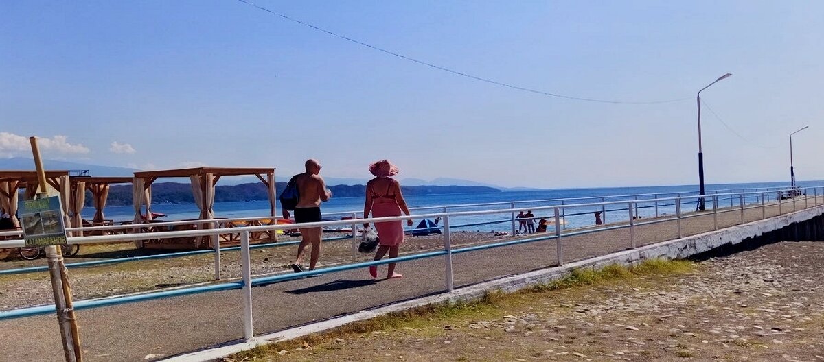 Это набережная в Пицунде, Абхазия. - Serega SchütZ Это набережная в Пицунде, Абхазия. - Serega SchütZ