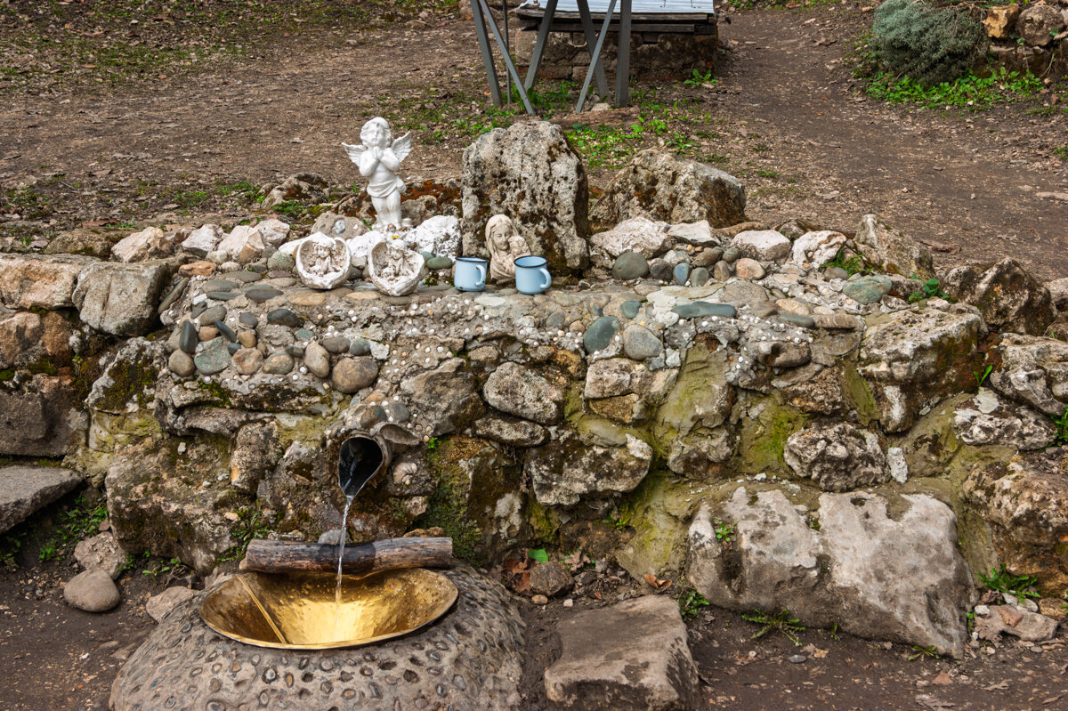 Святой источник на горе Физиабго - Игорь Сикорский