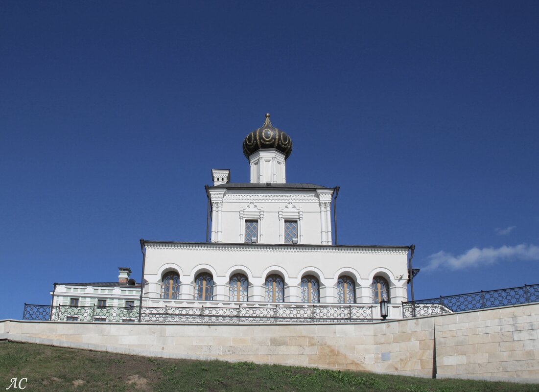 Церковь Сошествия Святого Духа - Любовь Сахарова