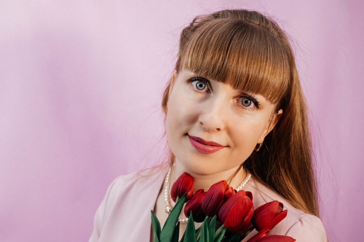 С тюльпанчиками - Валерия .