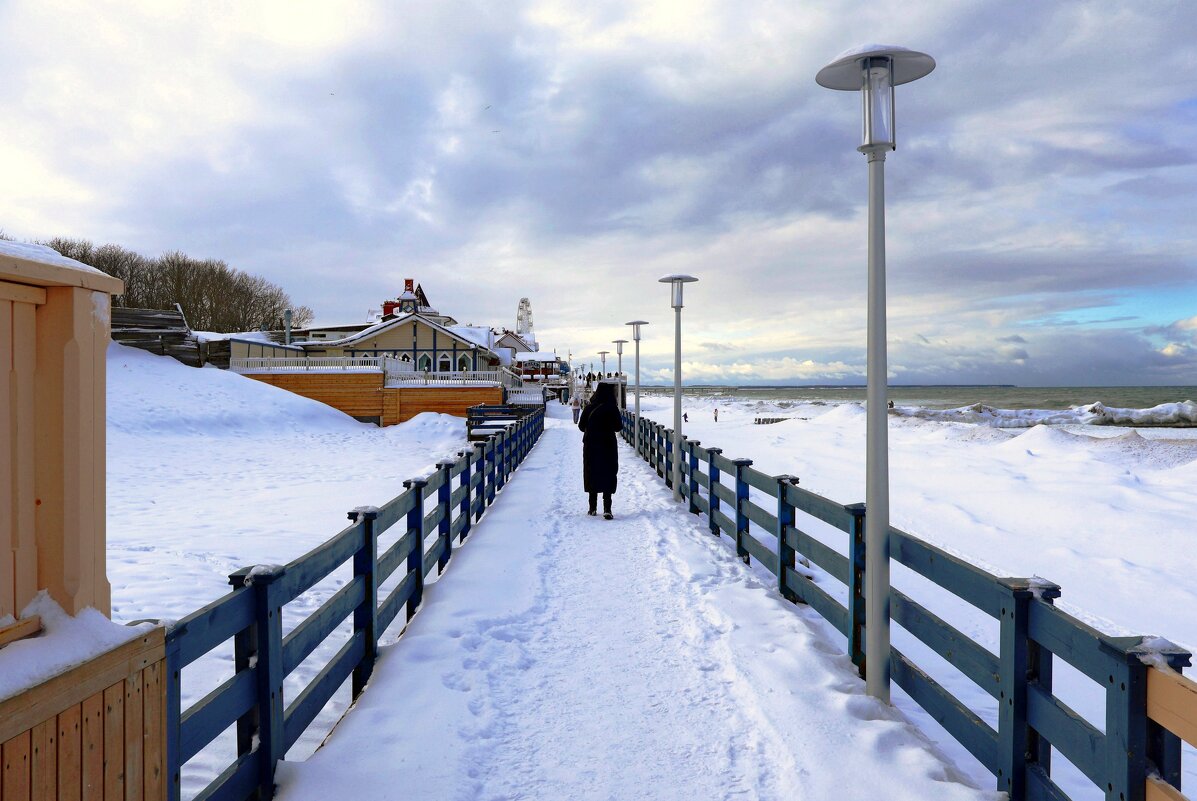 По дощатому променаду - Сергей Карачин
