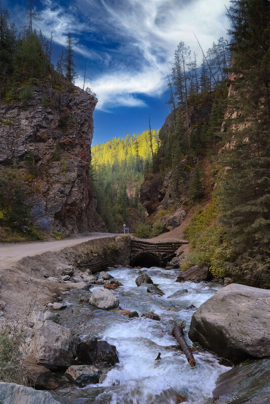 Красные ворота. р. Чибитка. - Евгений Голубев