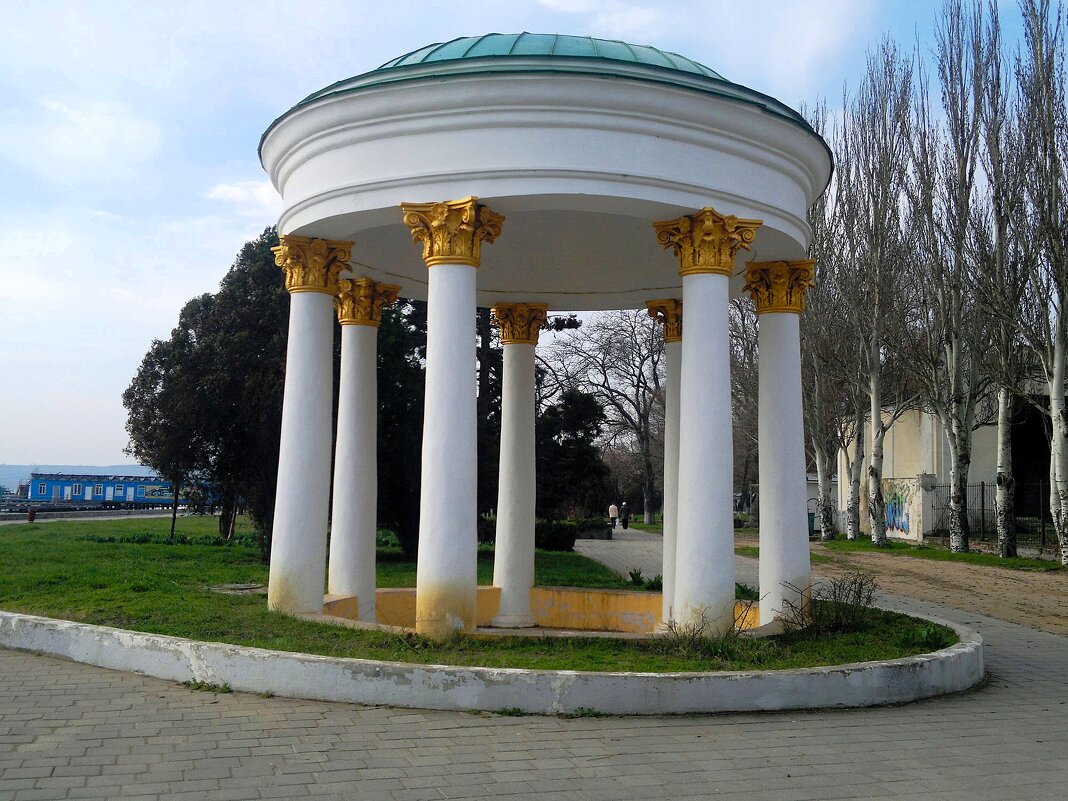 Керчь. Ротонда Приморского бульвара. - Пётр Чернега