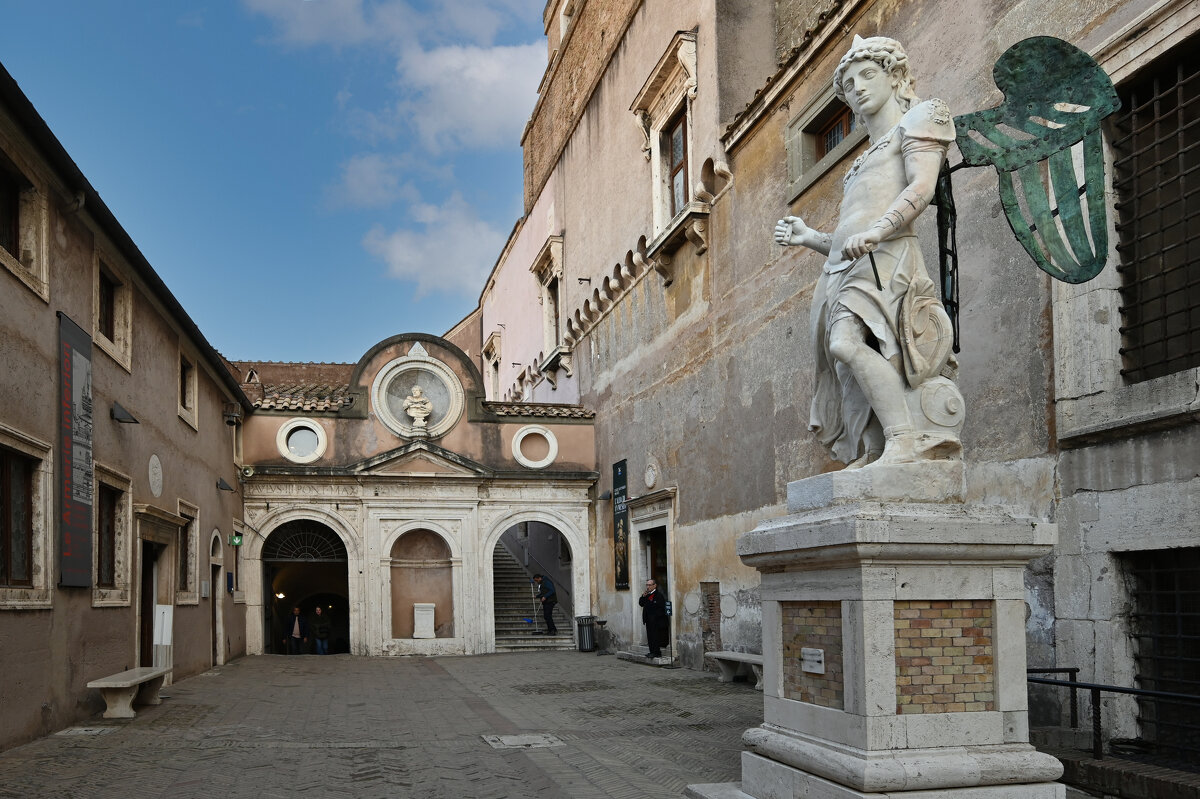 Церковный дворик - Valentin Bondarenko Церковный дворик - Valentin Bondarenko