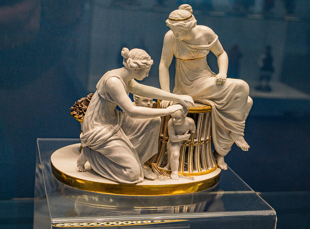 Скульптурная группа "Торговки Амурами" Бисквит - Ирина Соловьёва Скульптурная группа "Торговки Амурами" Бисквит - Ирина Соловьёва