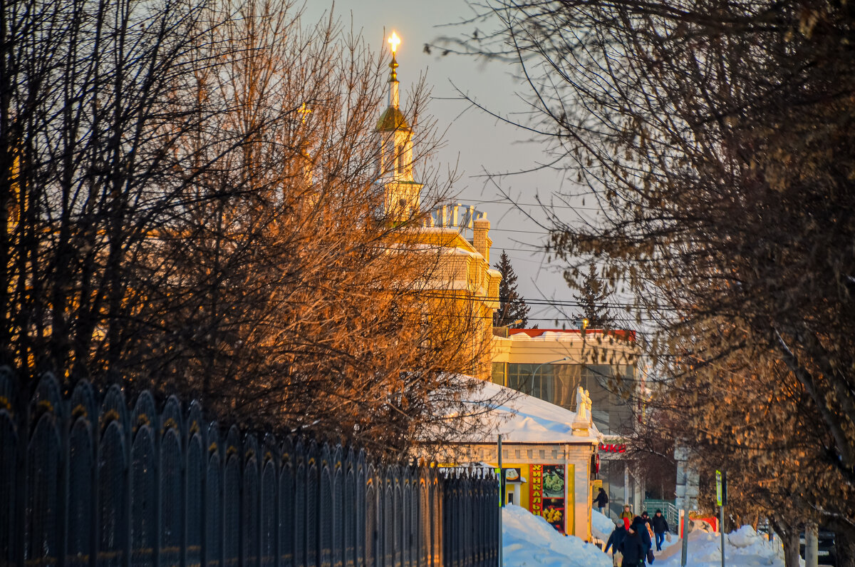 Блеск крестов храма. - Михаил Курзанцев