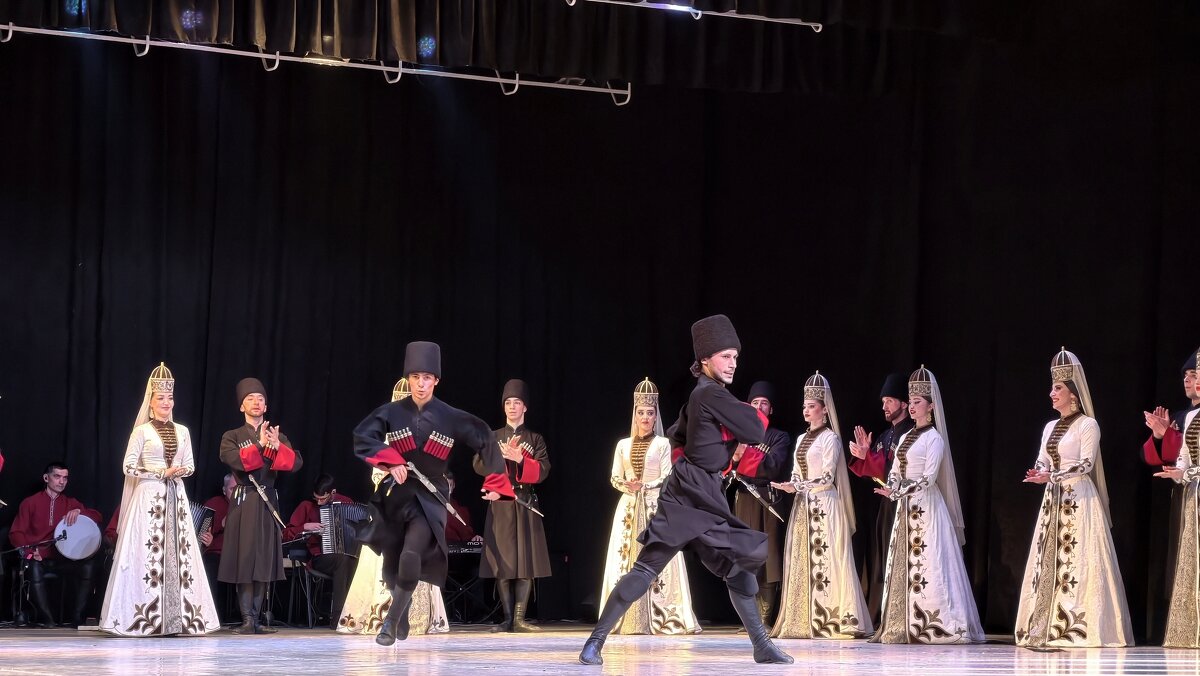 Кавказский танец - Мариша Кавказский танец - Мариша