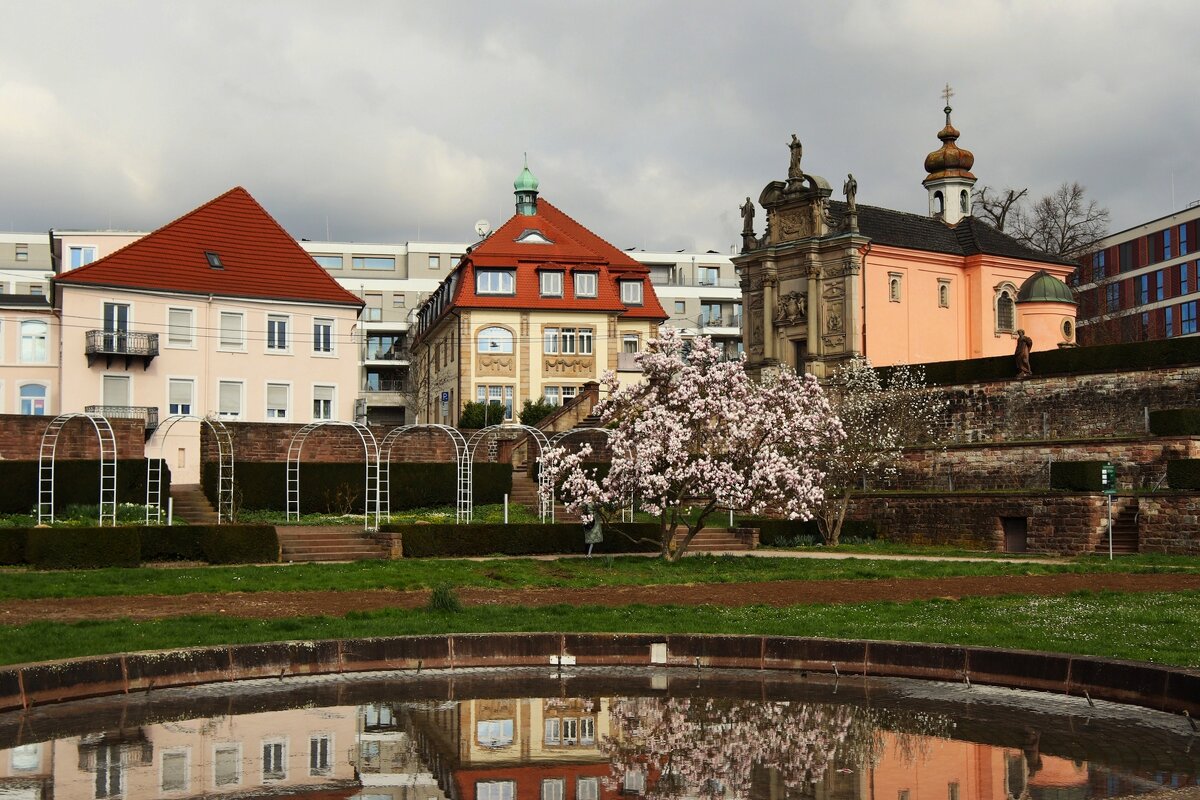 В городе март - Юрий. Шмаков В городе март - Юрий. Шмаков