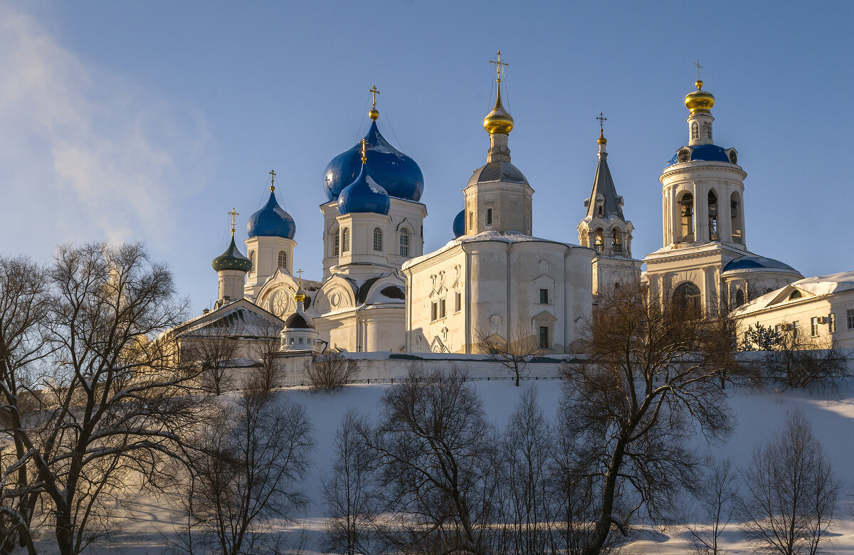У монастырских стен - Сергей Цветков