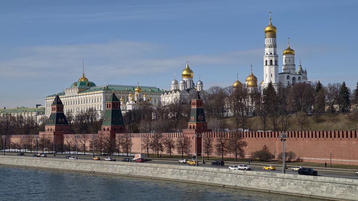 Весенний Кремль - <<< Наташа >>>