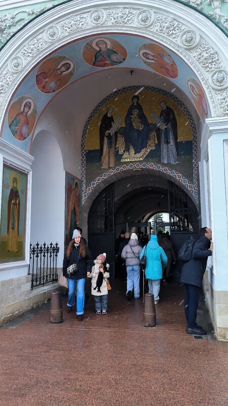 Вход в Лавру. - Ольга 