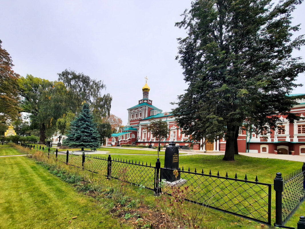 В Новодевичьем монастыре - Irene Irene