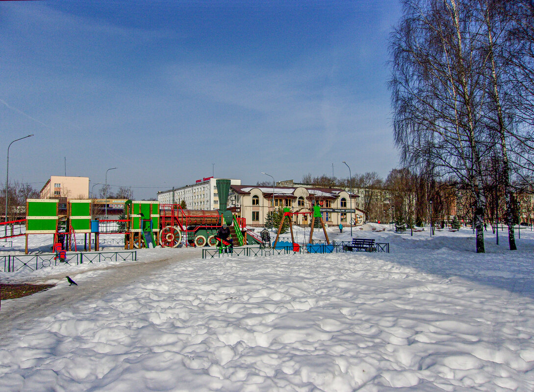 Идёт по городу весна. - Михаил "Skipper"