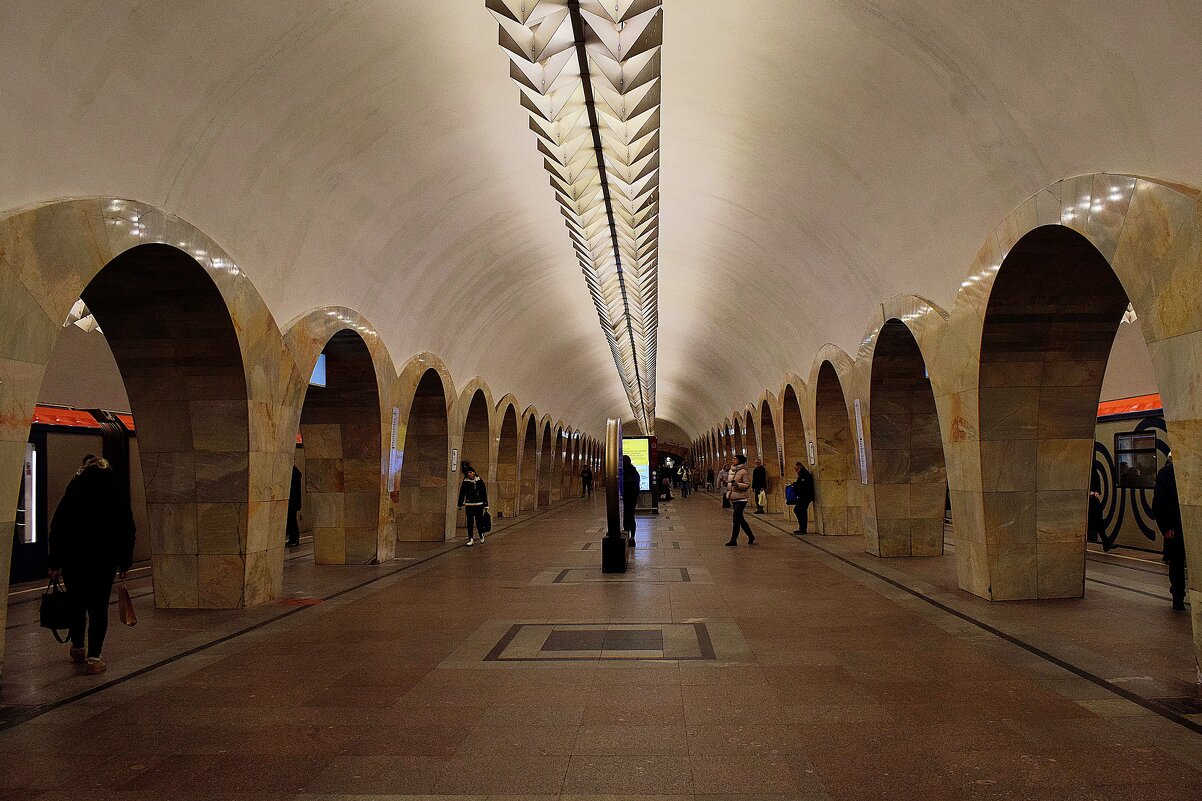 Станция метрополитена "Кузнецкий мост". - Татьяна Помогалова Станция метрополитена "Кузнецкий мост". - Татьяна Помогалова