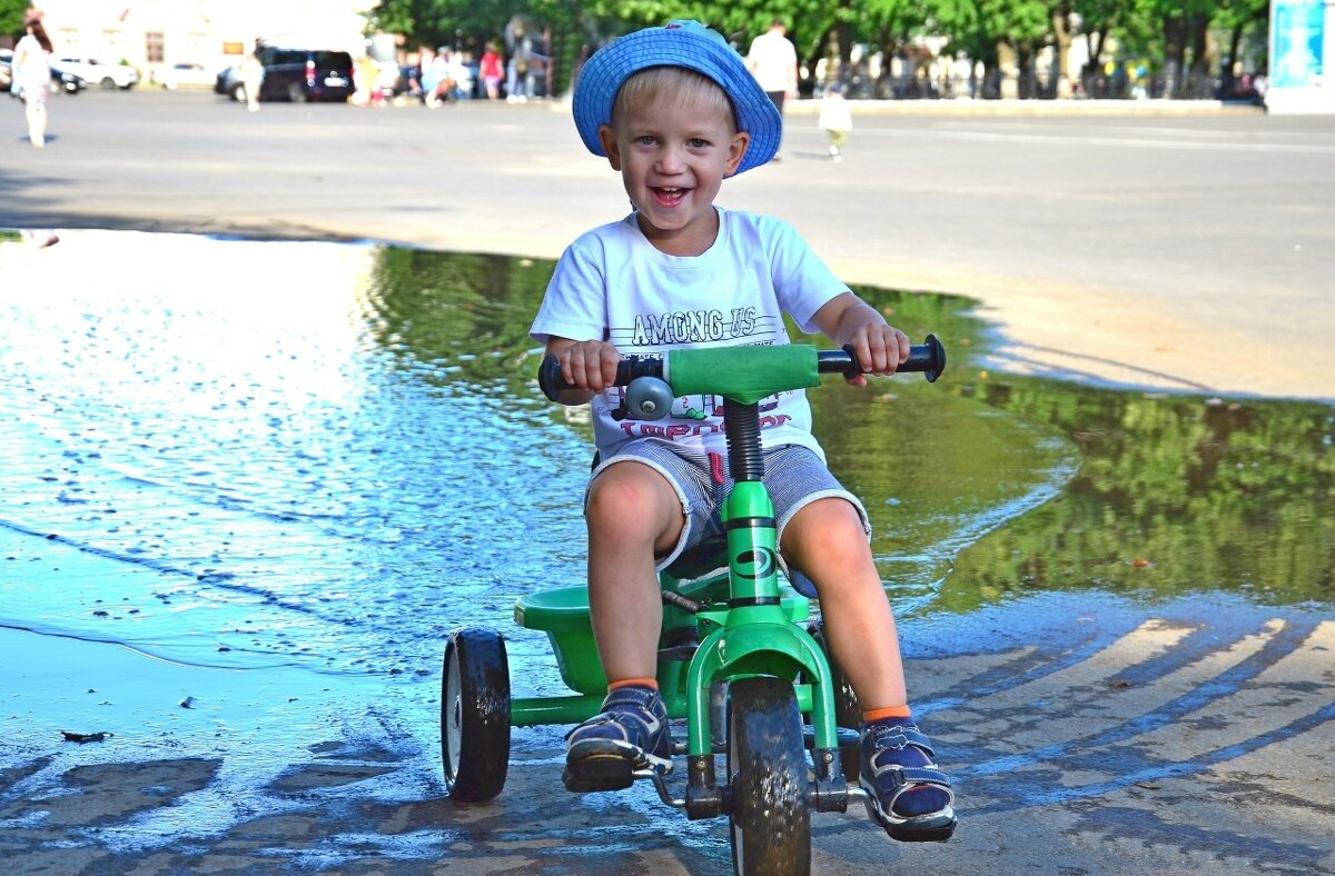 Лужа покорена. - Михаил Курзанцев