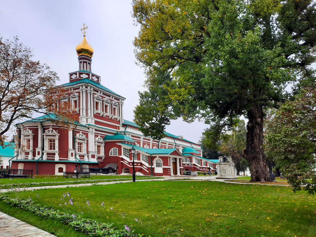 В Новодевичьем монастыре - Irene Irene