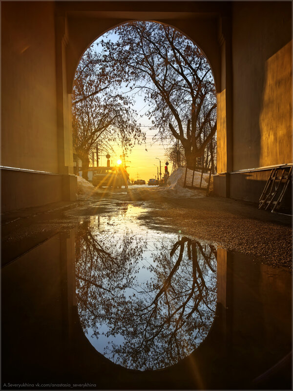 Золотое отражение: арка на фоне заката - Анастасия Северюхина Золотое отражение: арка на фоне заката - Анастасия Северюхина