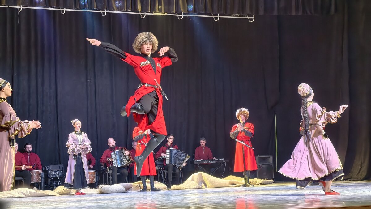 Кабардинцы зажигают - Мариша Кабардинцы зажигают - Мариша