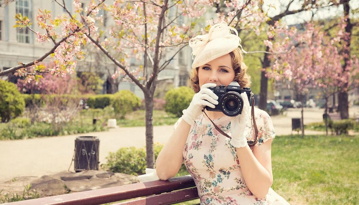 В весеннем саду - СЕРГЕЙ ФИЛОЧКИН