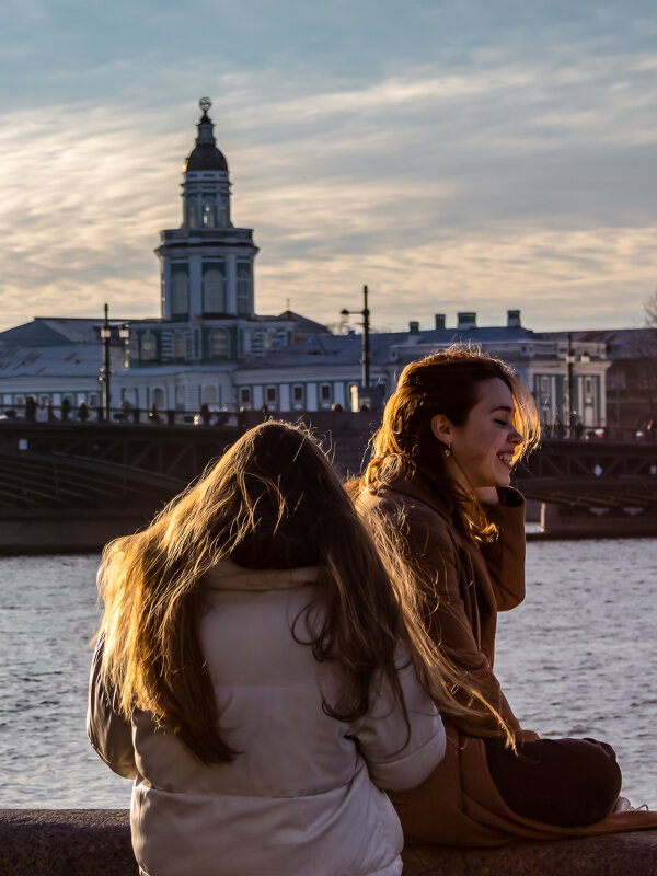 Солнечные девушки. - Игорь Викторов Солнечные девушки. - Игорь Викторов