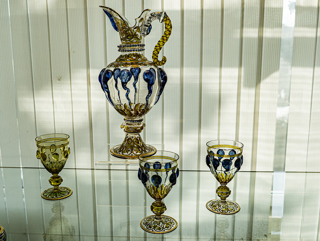 Кувшин и бокалы - Ирина Соловьёва