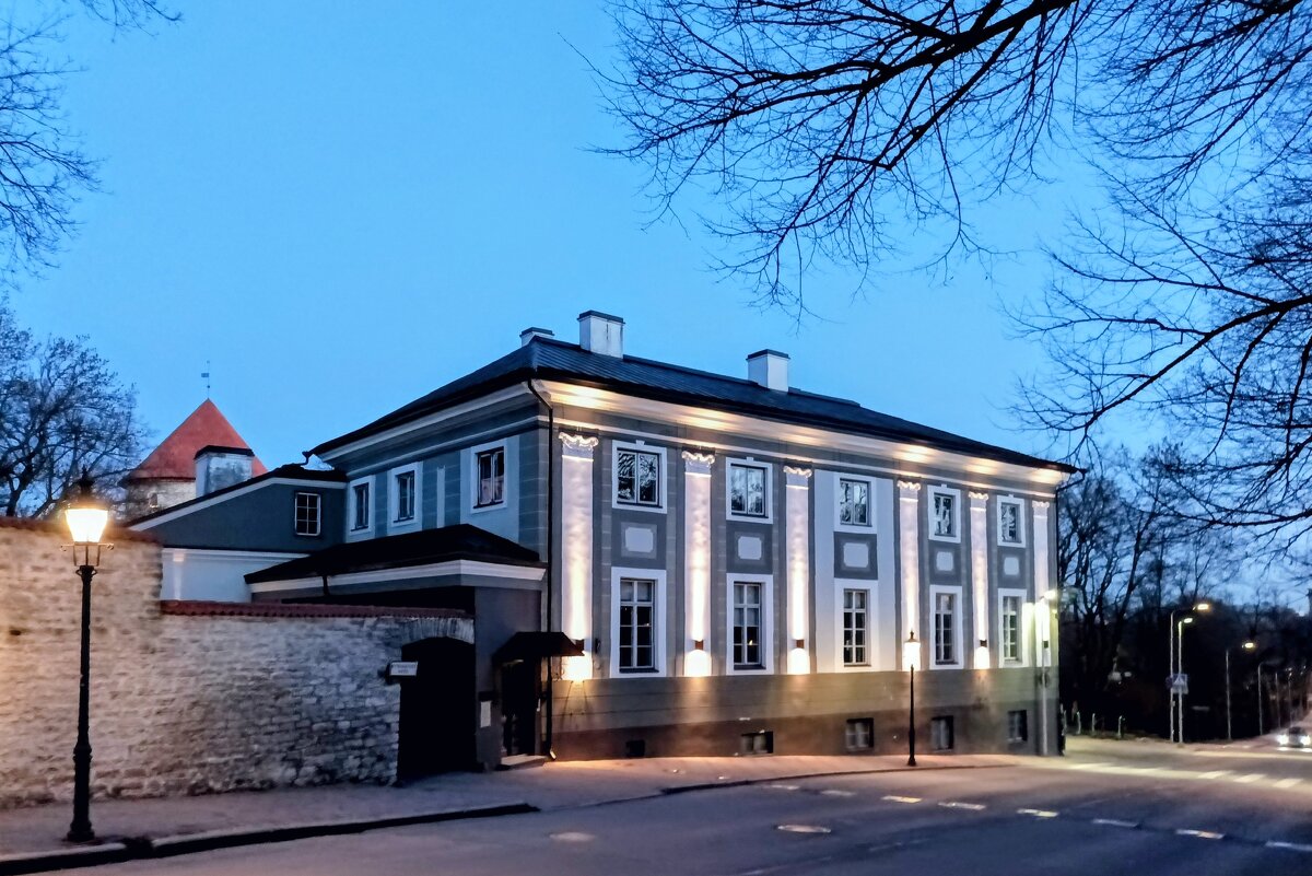 Дом коменданта (или Дом Ганнибала) - Veera V Дом коменданта (или Дом Ганнибала) - Veera V