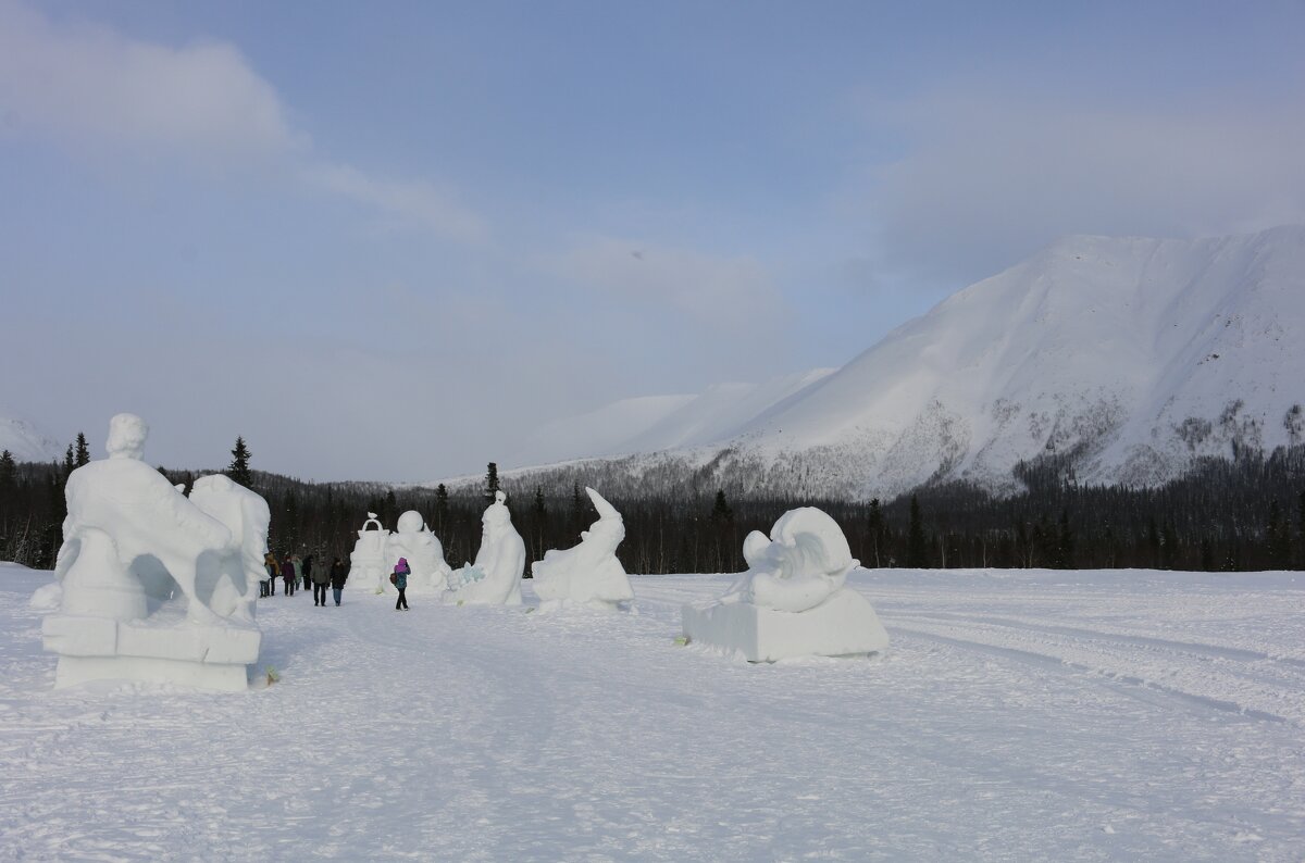 Снежные скульптуры в Хибинах - Ольга 