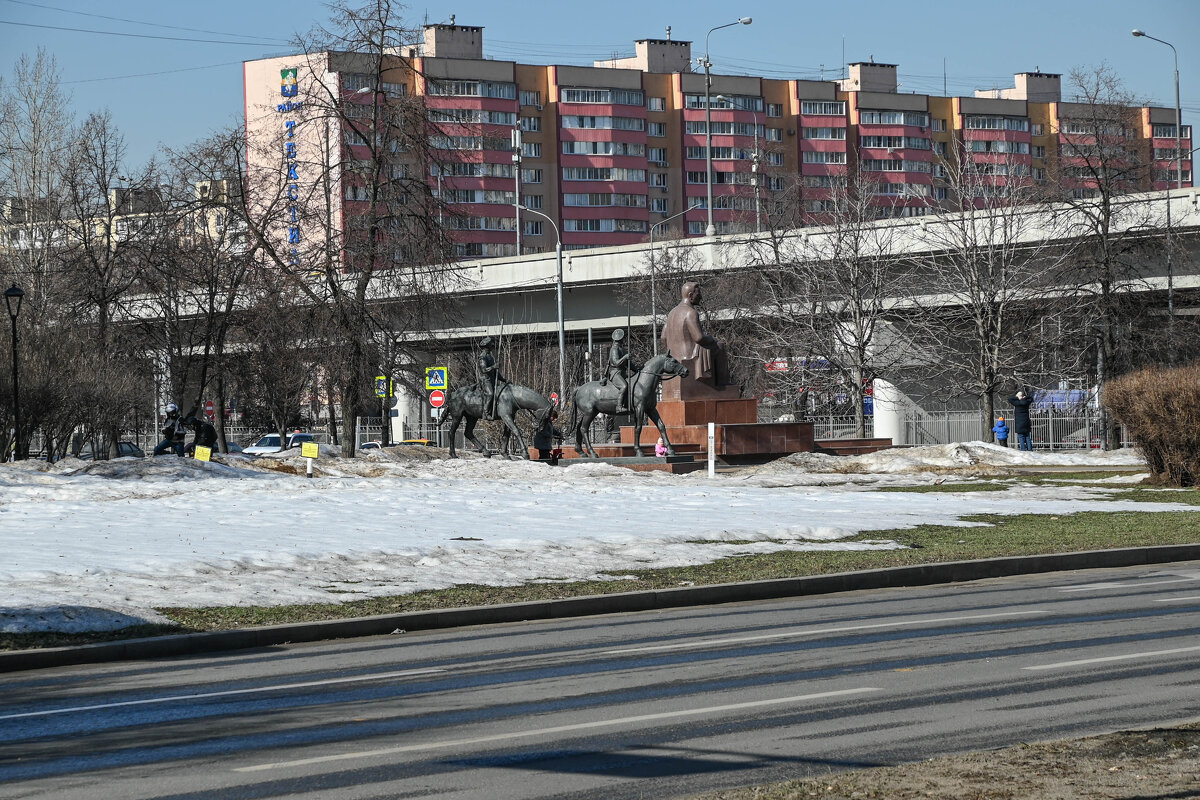 памятник Шолохову - Артемий Канителькин