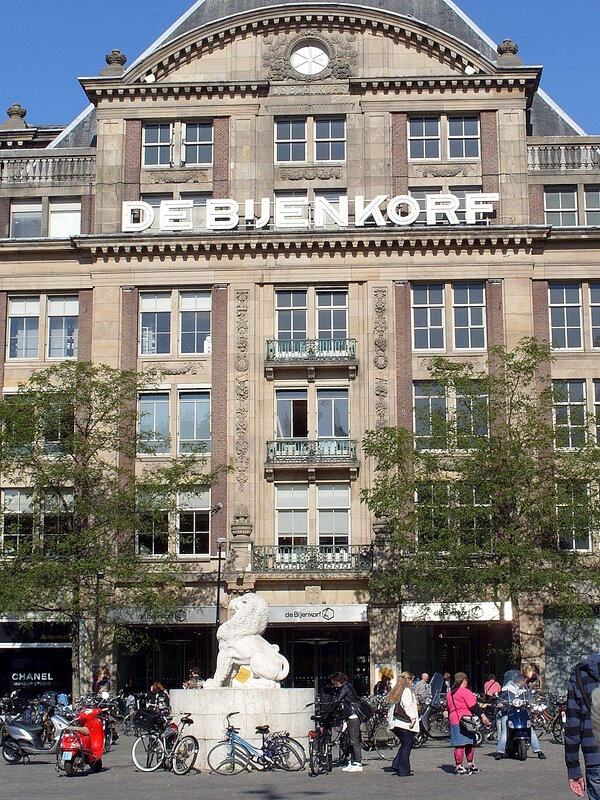 Универмаг De Bijenkorf на пл. Дам в Амстердаме - Ольга Довженко