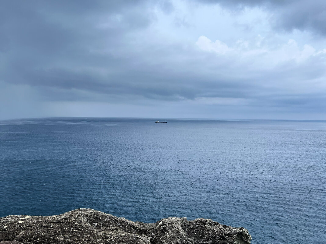 Там в голубой дали открытый Тихий океан - Николай Соколухин