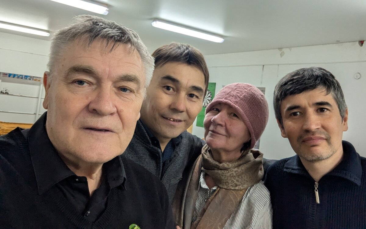 Друзья - Андрей Хлопонин