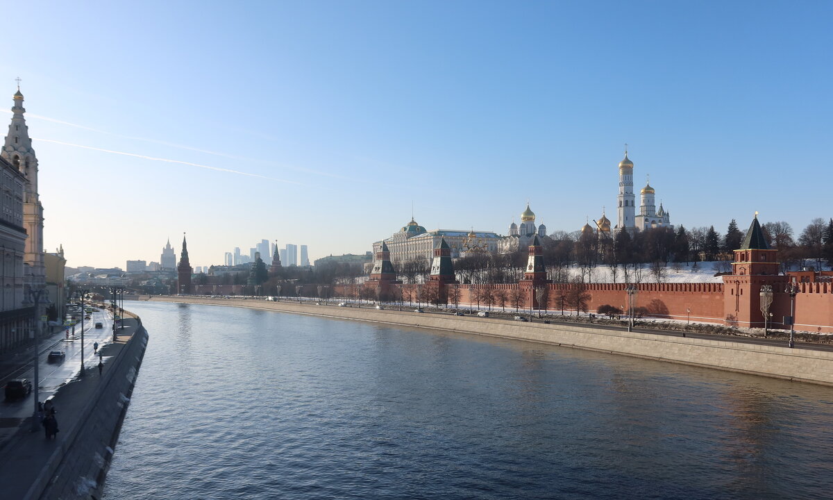 Кремлевская набережная - Дмитрий И_