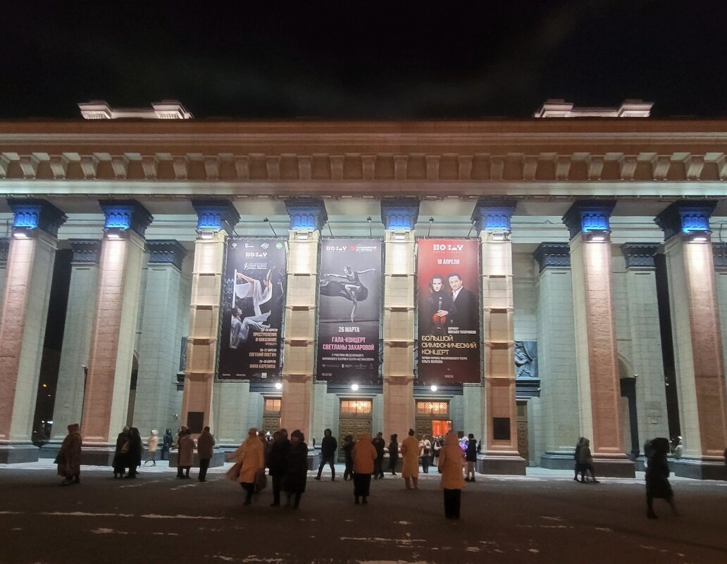 Спешим в Новосибирский театр оперы и балета на спектакль МХАТ им. Горького - Галина Нестратова