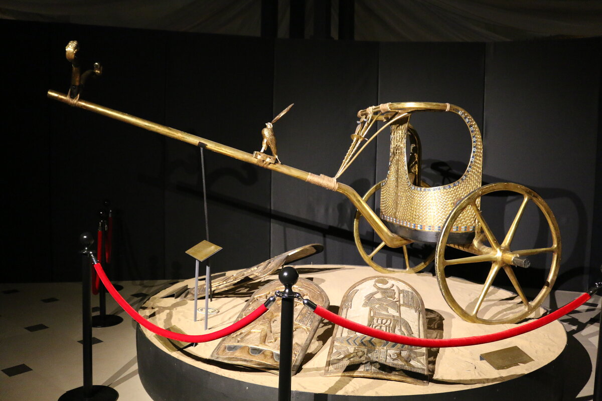 На выставке "Сокровища гробницы Тутанхамона" - Ольга 