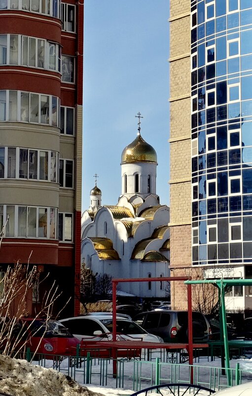 "Втиснулась" - Александр Кондаков