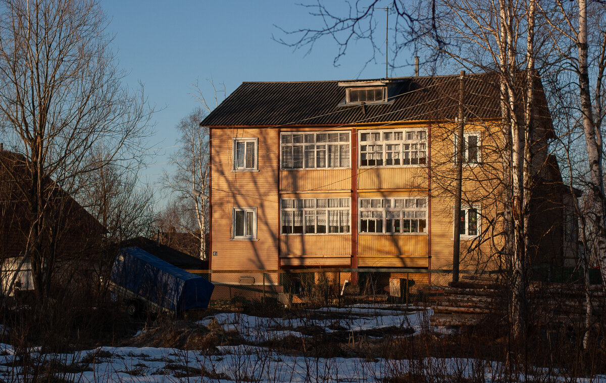 Утро, мартовское солнце. - Павел Харлин Утро, мартовское солнце. - Павел Харлин