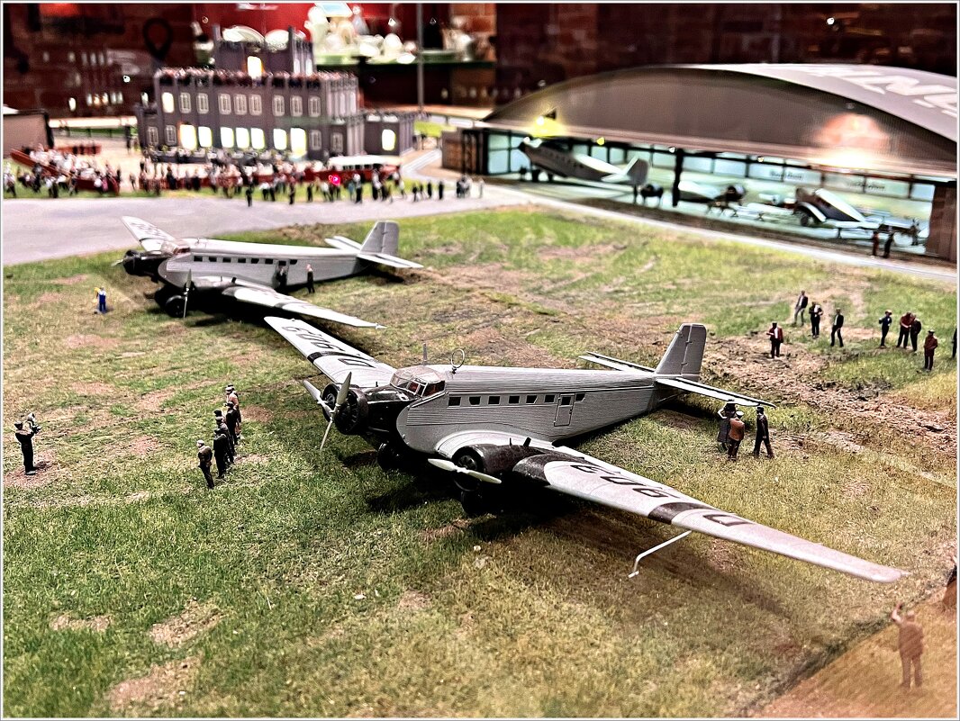 В Музее. - Валерия Комова