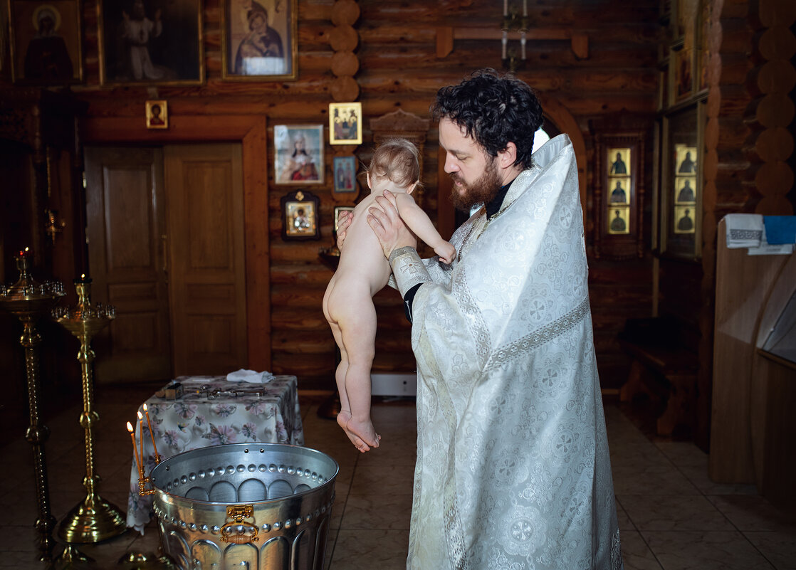 Крещение младенца - Лилия .