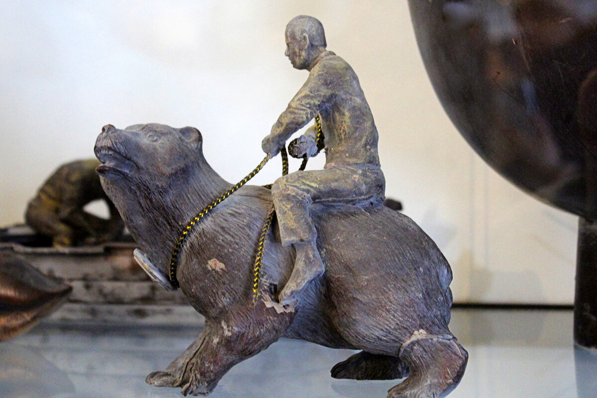 Медведь своей тайги не отдаст - Татьяна Лютаева