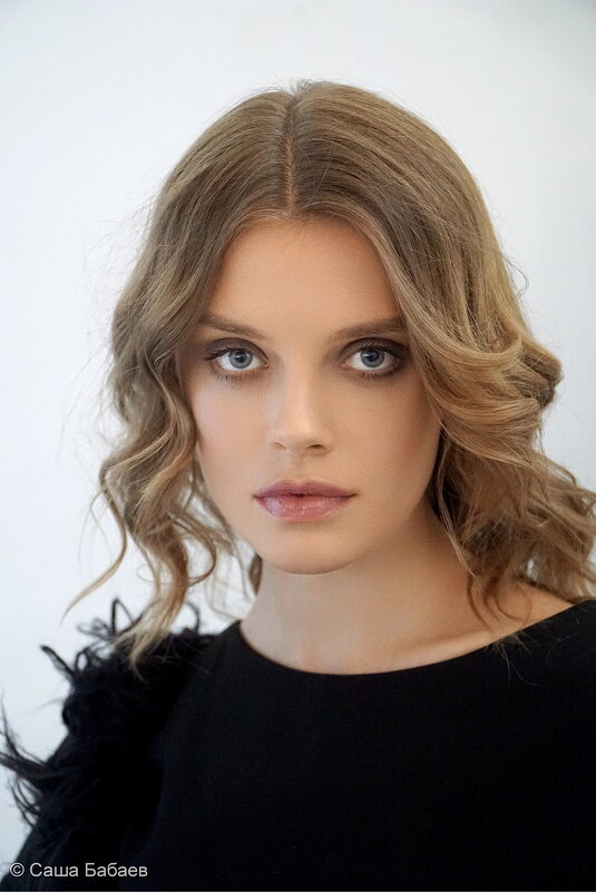 Незнакомка - Саша Бабаев