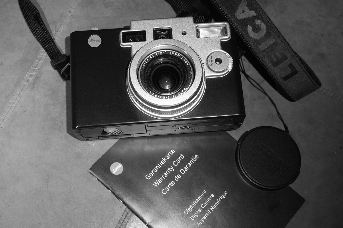 Мечты о ч/б Лейке 87. Leica Digilux 1. - Михаил Елочкин