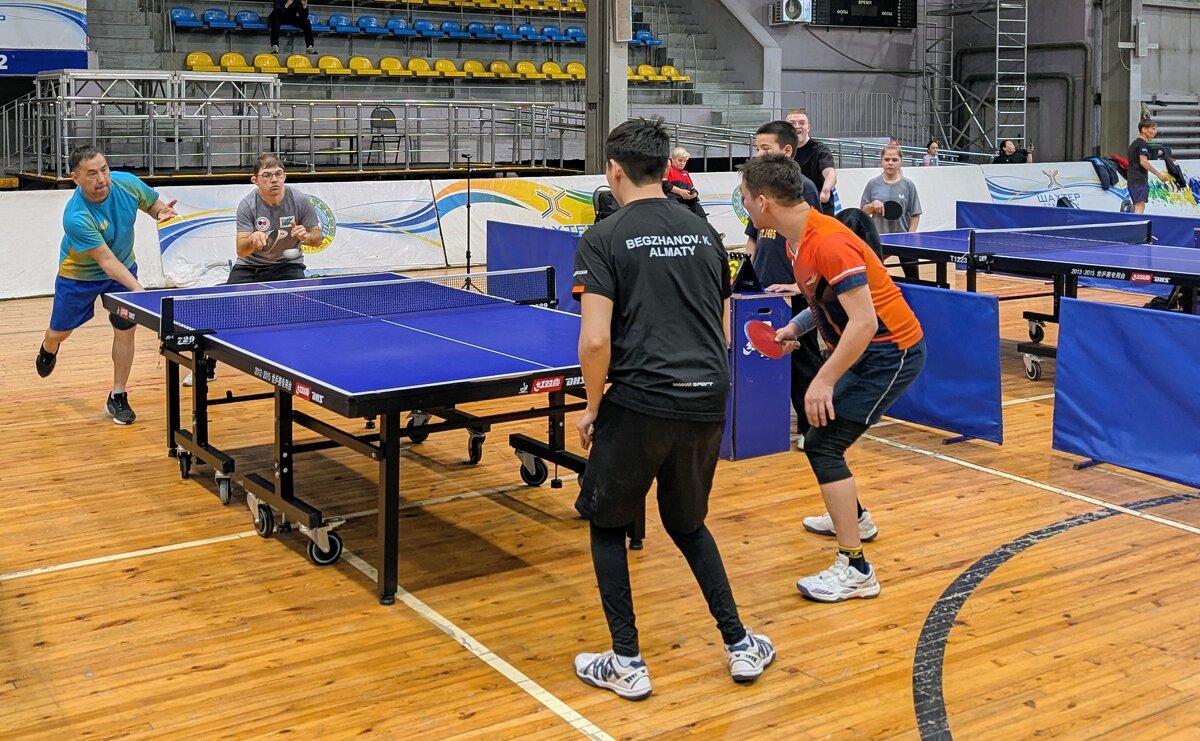 Настольный теннис - Андрей Хлопонин