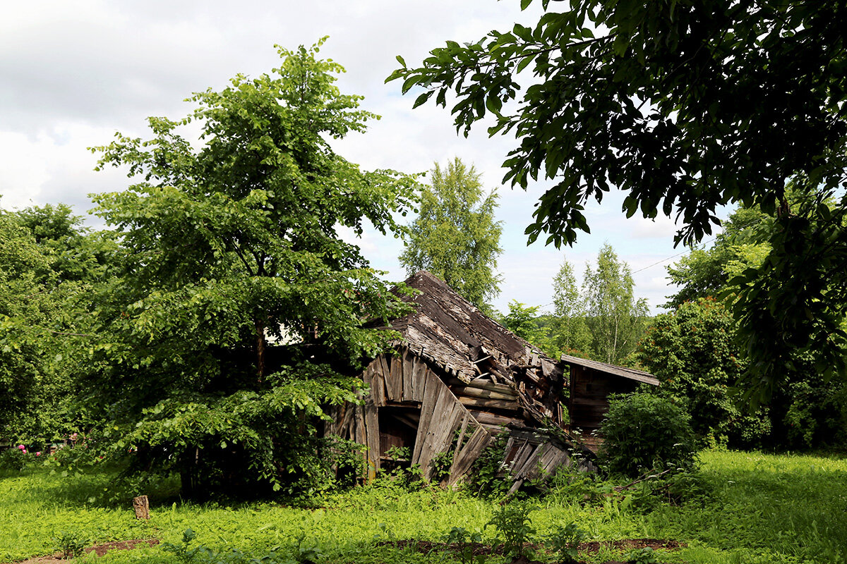 Мертвая архитектура заброшенных деревень - Сергей Сомихин