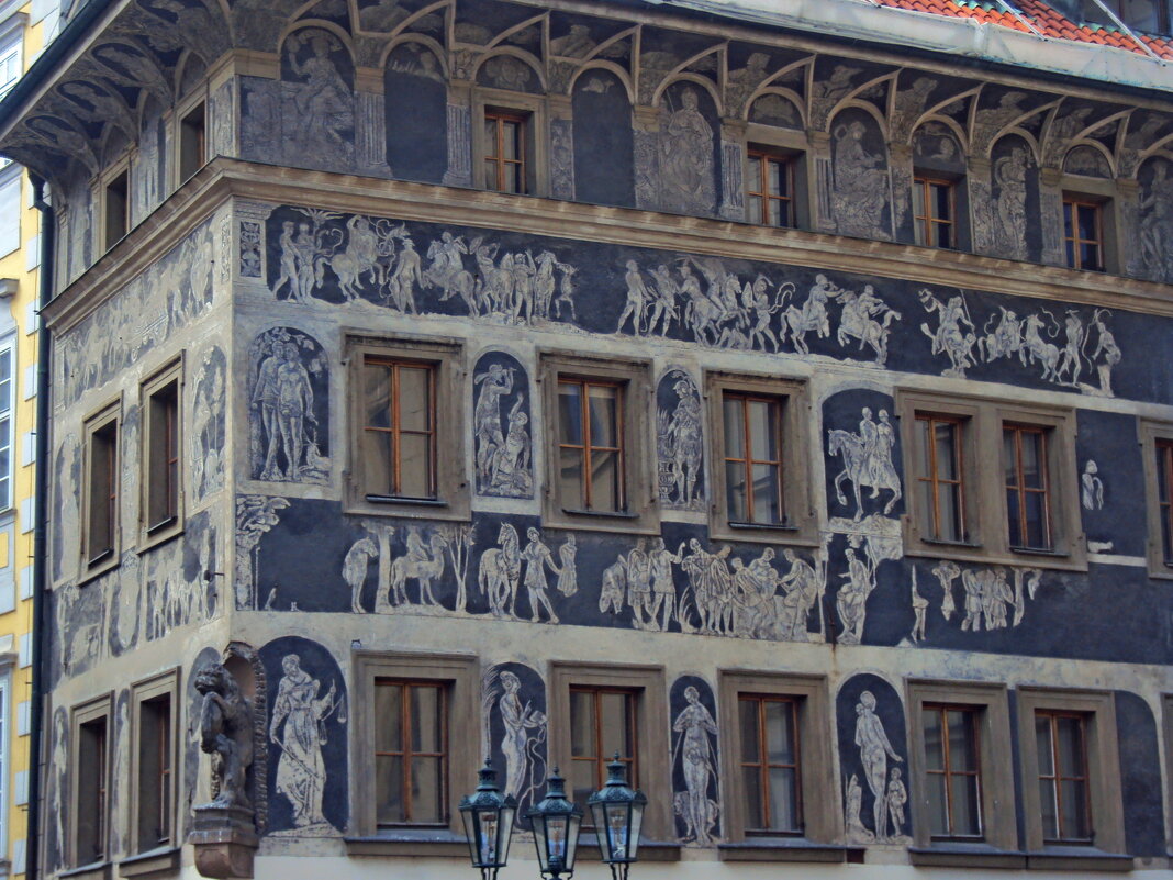 Дом «У Минуты» Прага - Tata Wolf