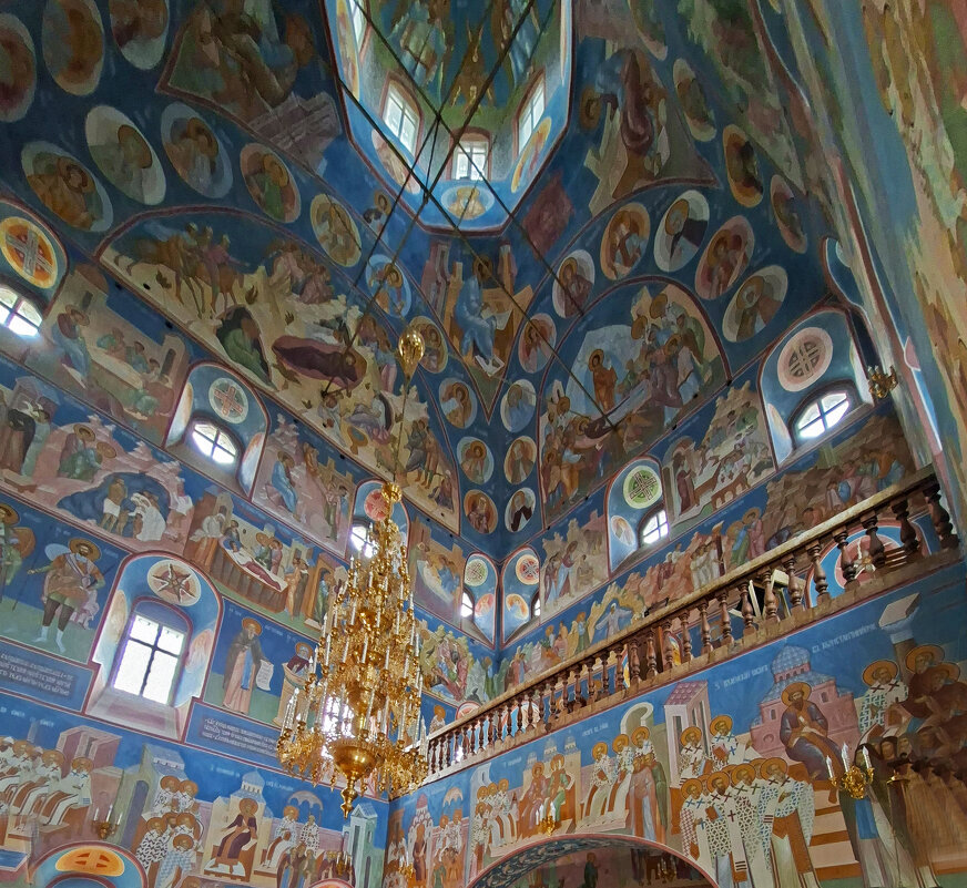 В Иоанно-Богословском соборе - ИРЭН@ . В Иоанно-Богословском соборе - ИРЭН@ .