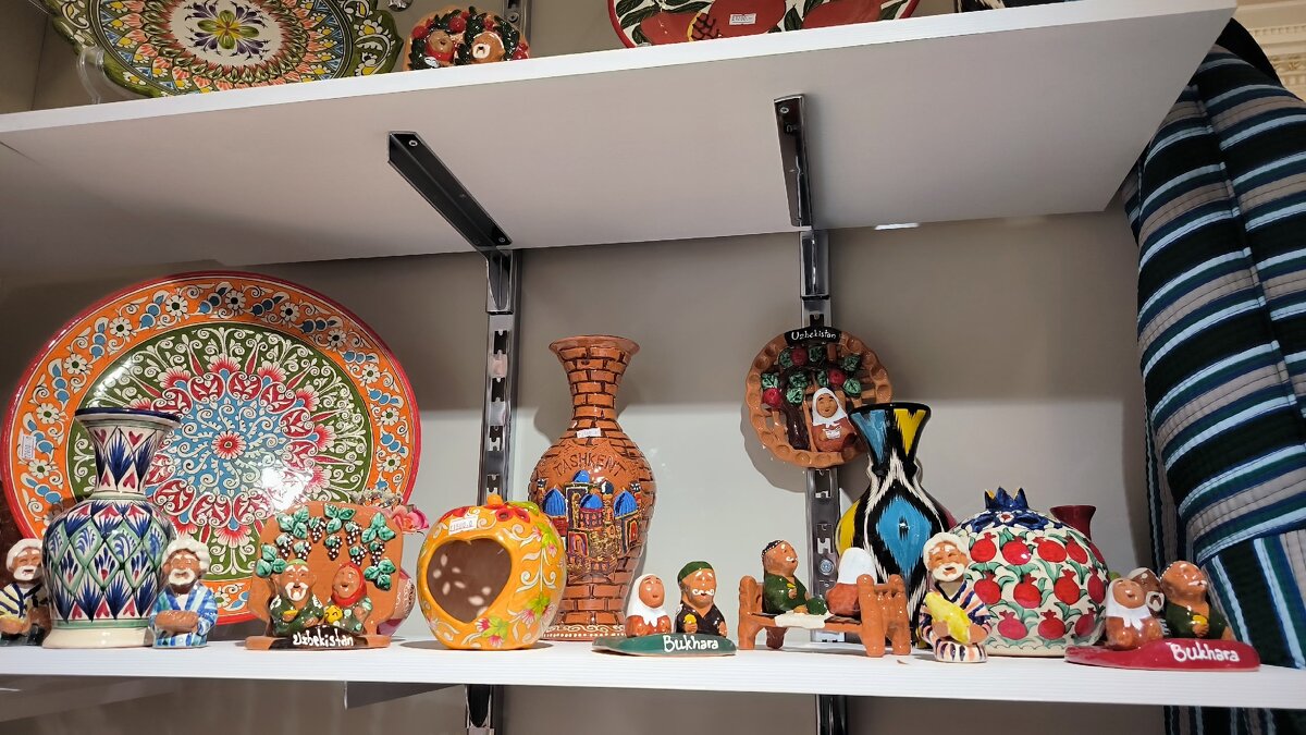 В павильоне Узбекистан на ВДНХ. - Ольга 