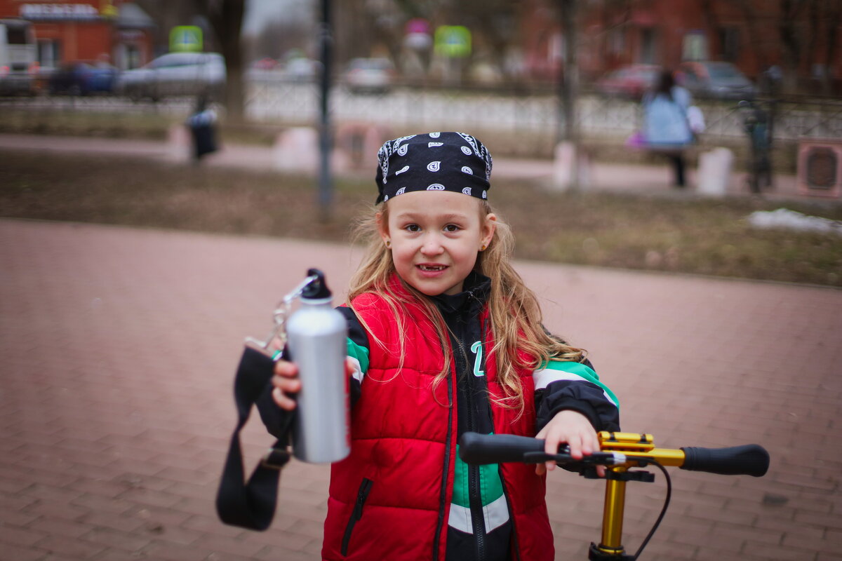 хочешь попить из моей новой, крутой бутылки?) - Артём Евтюхов